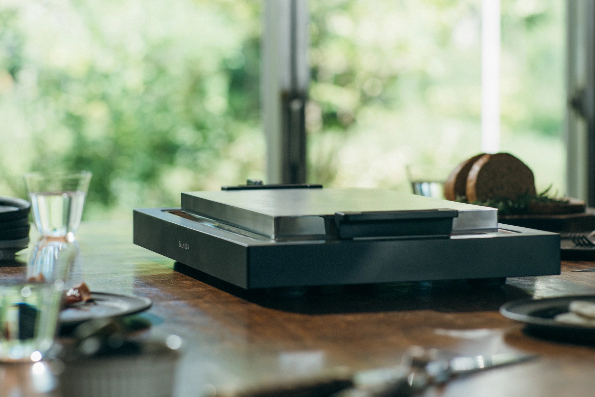 BALMUDA Teppanyaki Electric Griddle – 6.6mm Steel-Clad Hot Plate with Precise Temperature Control (320°F–430°F) | 360° Heating Plate